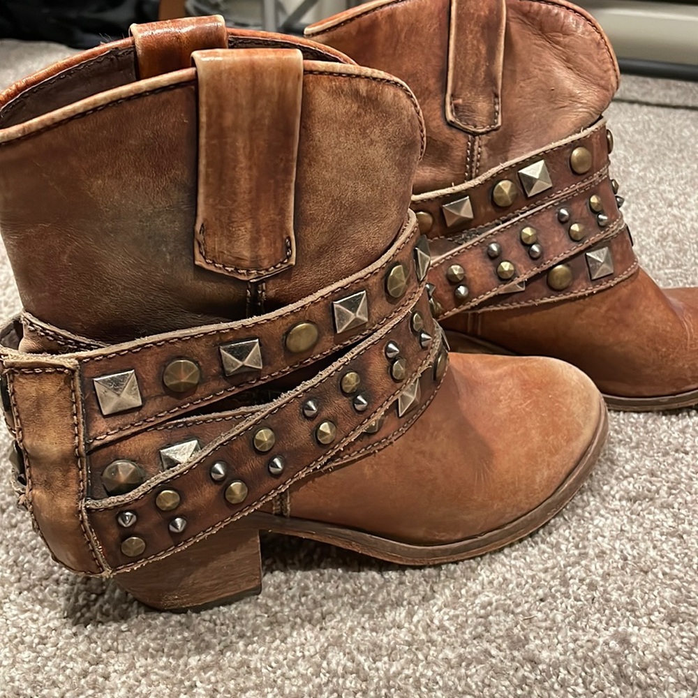 Corral boots